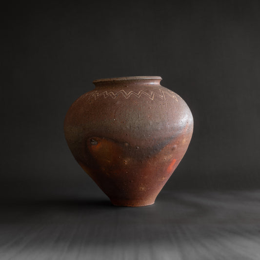Nanban Pot with White-Line Motif
