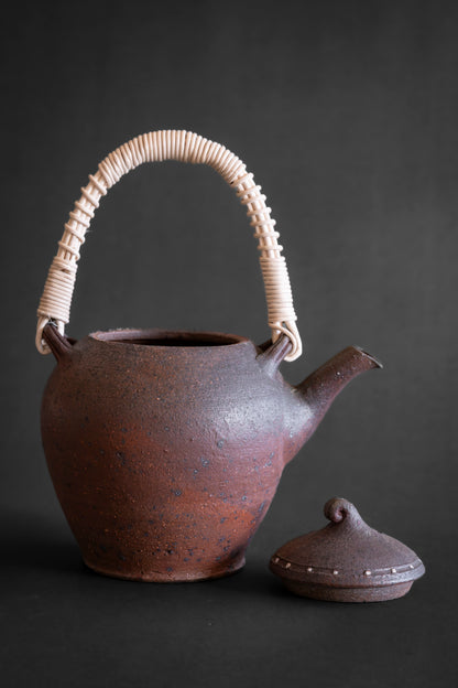 Nanban Teapot with Feldspar Granules