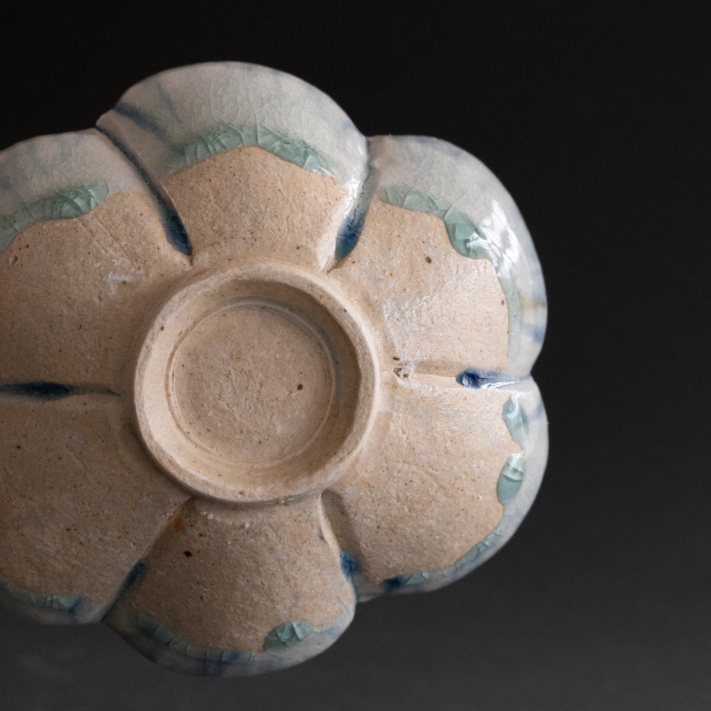 Ash Glaze & Zaffer Floral-shaped Bowl