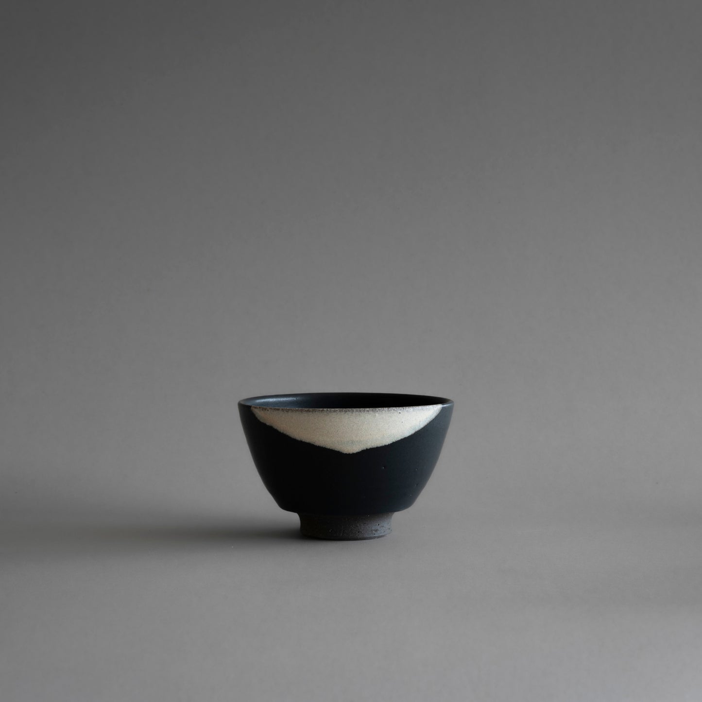 Bowl S (White on Black)