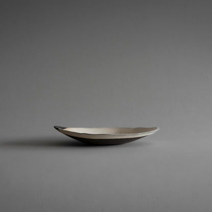 Oval Plate S (Black on White)