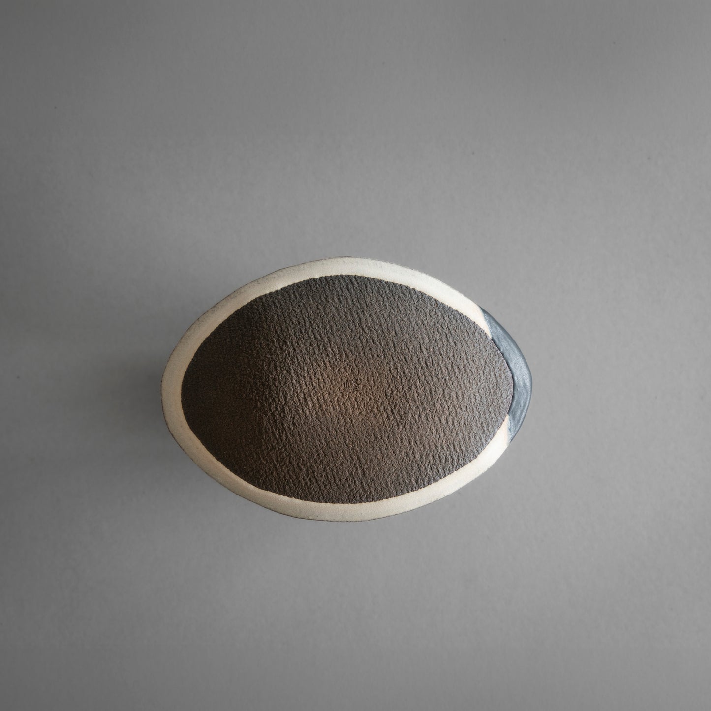 Oval Plate S (Black on White)