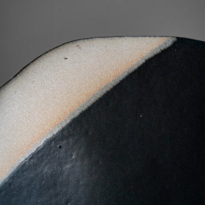 Oval Plate M (White on Black)
