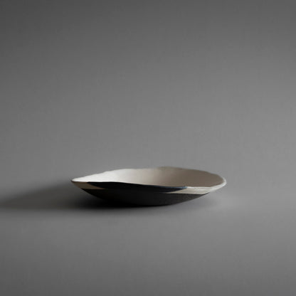 Oval Plate M (Black on White)