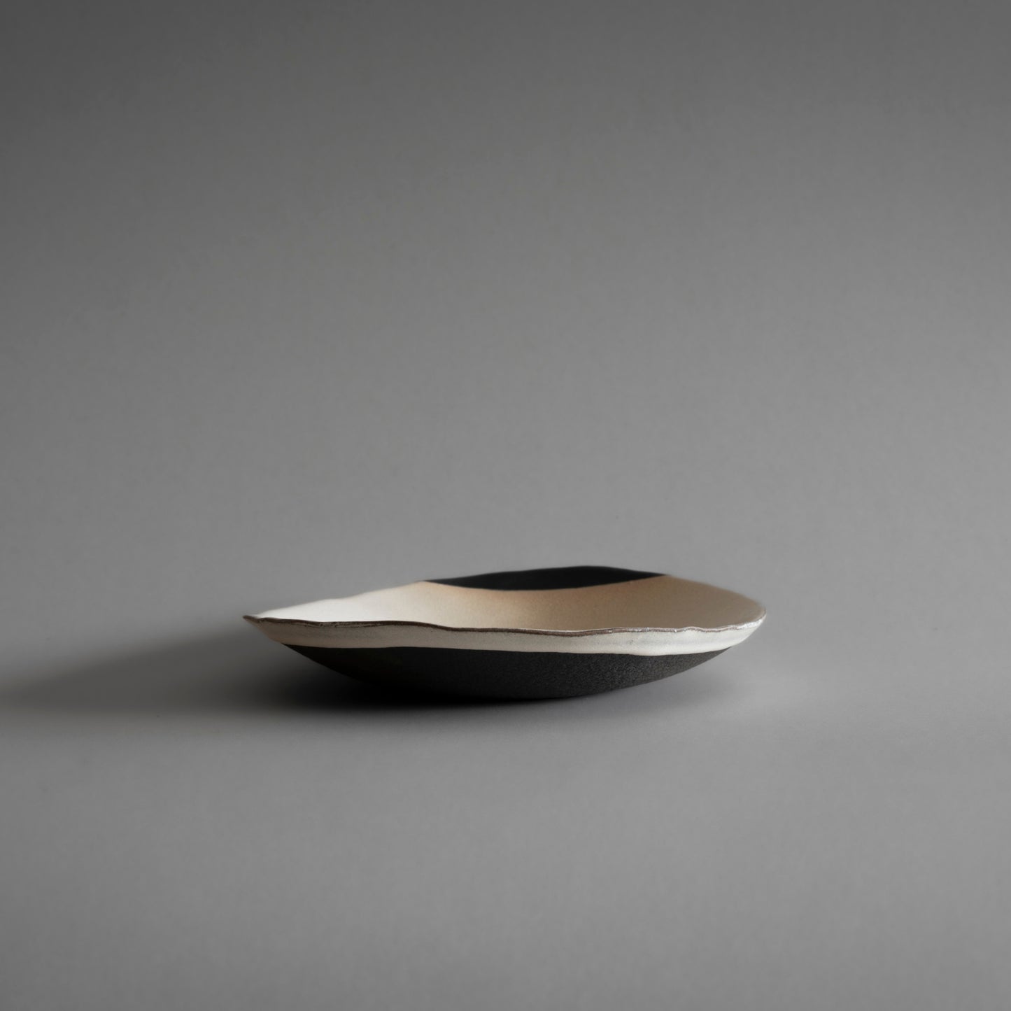 Oval Plate M (Black on White)