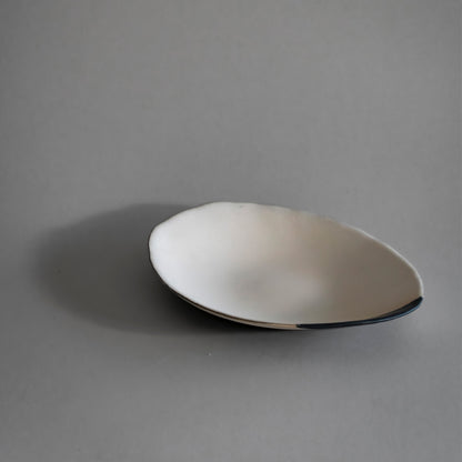 Oval Plate M (Black on White)