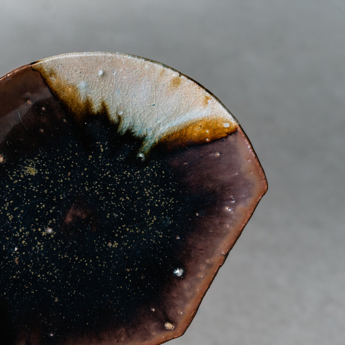 Kakewake Irregular Plate