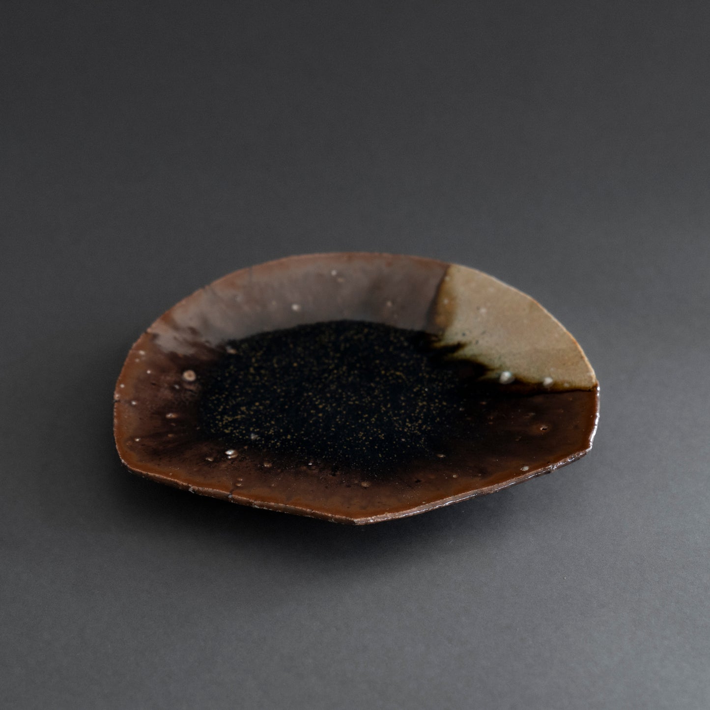 Kakewake Irregular Plate