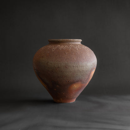 Nanban Pot with White-Line Motif