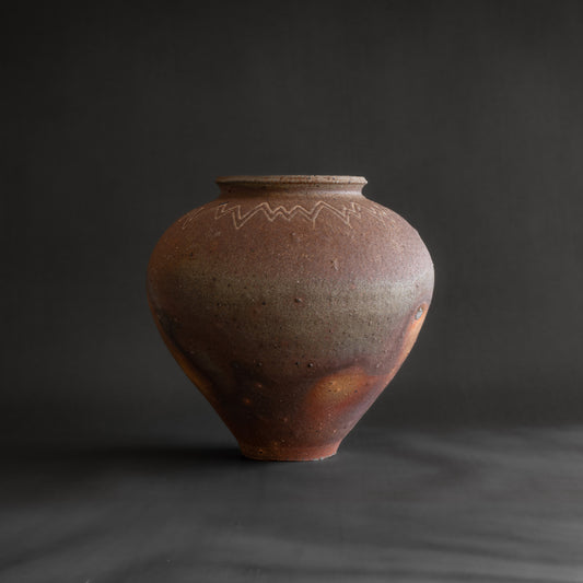 Nanban Pot with White-Line Motif