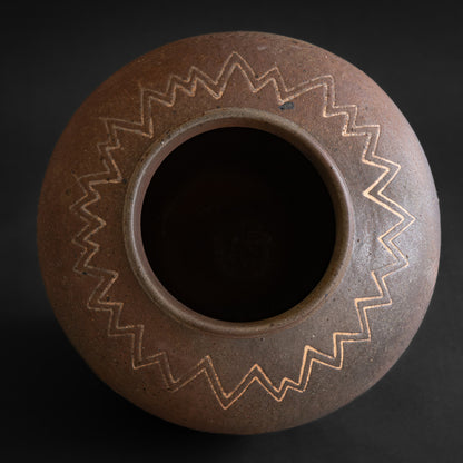 Nanban Pot with White-Line Motif