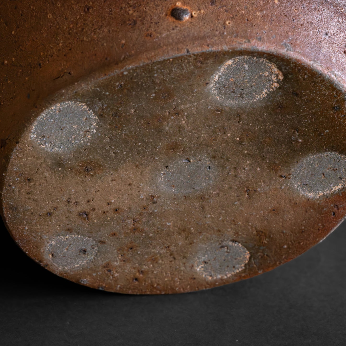 Nanban Pot with White-Line Motif