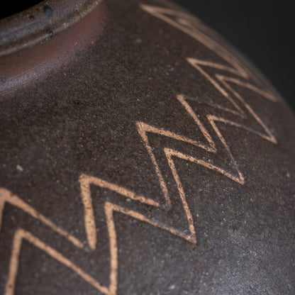 Nanban Pot with White-Line Motif