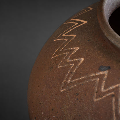 Nanban Pot with White-Line Motif