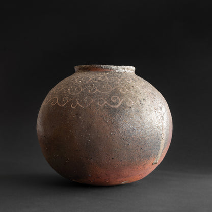 Nanban Round Jar with Arabesque Motif