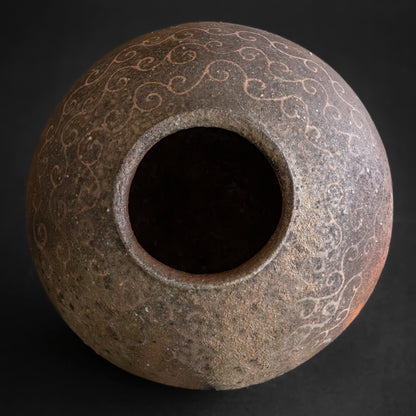 Nanban Round Jar with Arabesque Motif