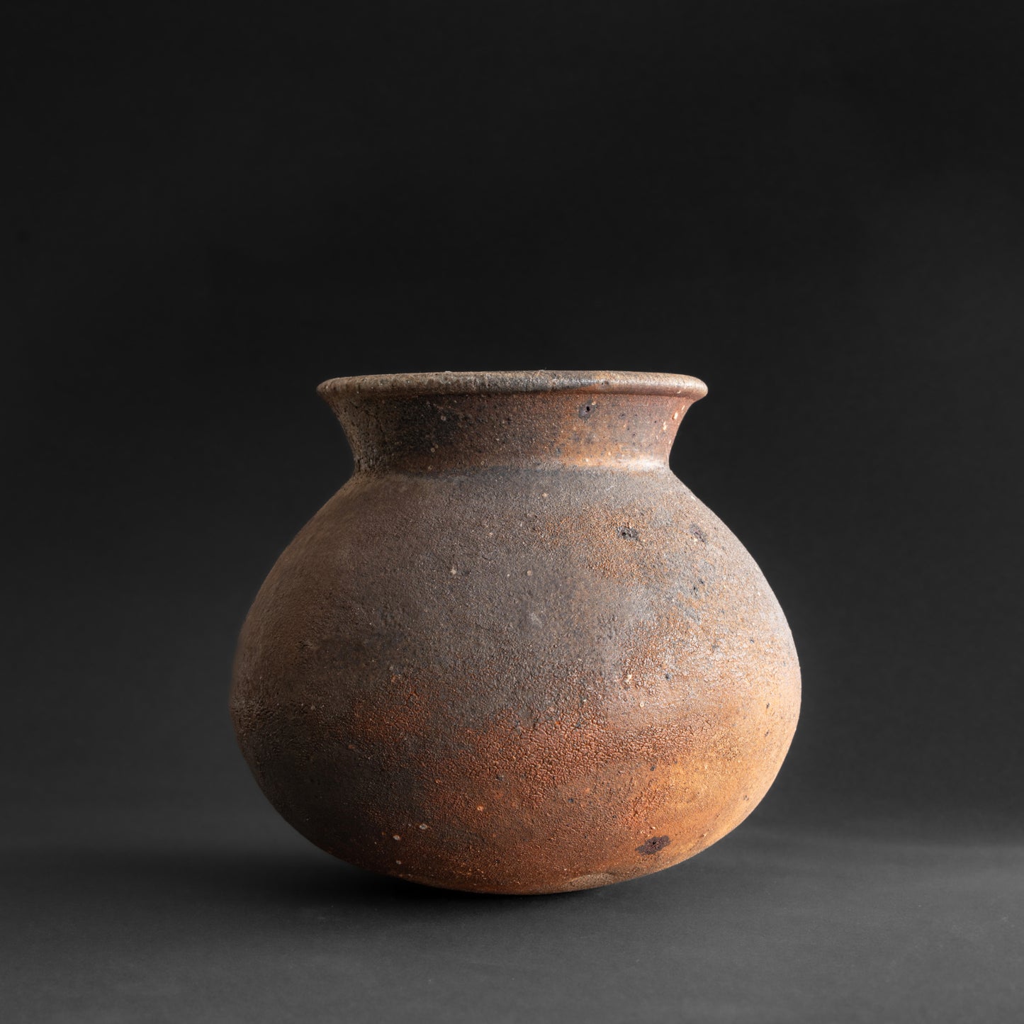 Nanban Jar With Sand Decoration
