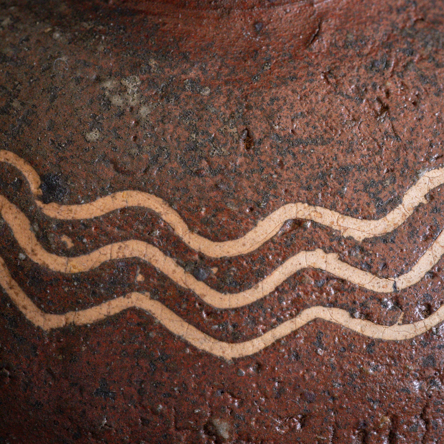 Nanban Uzukumaru Jar with Ripple Pattern