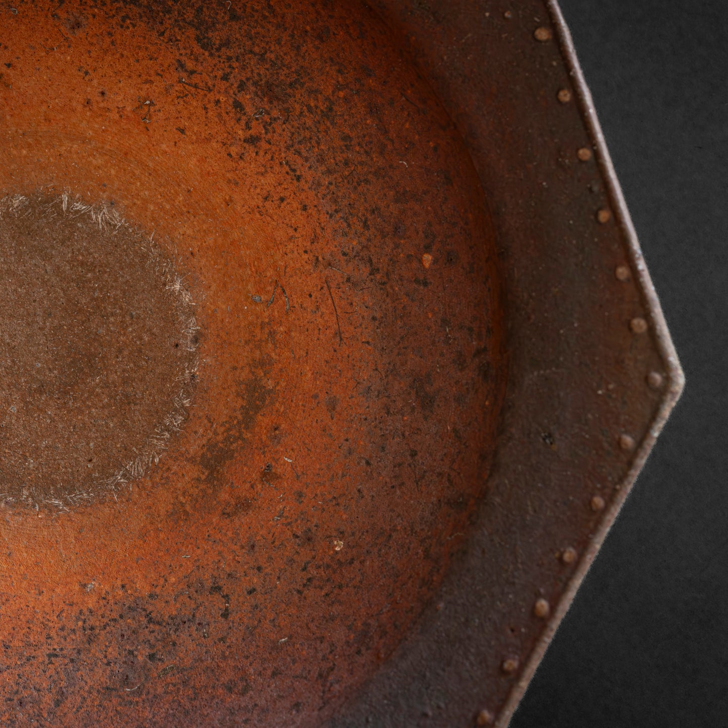 Nanban Octagonal Bowl with Dotted Rim (22.5cm)