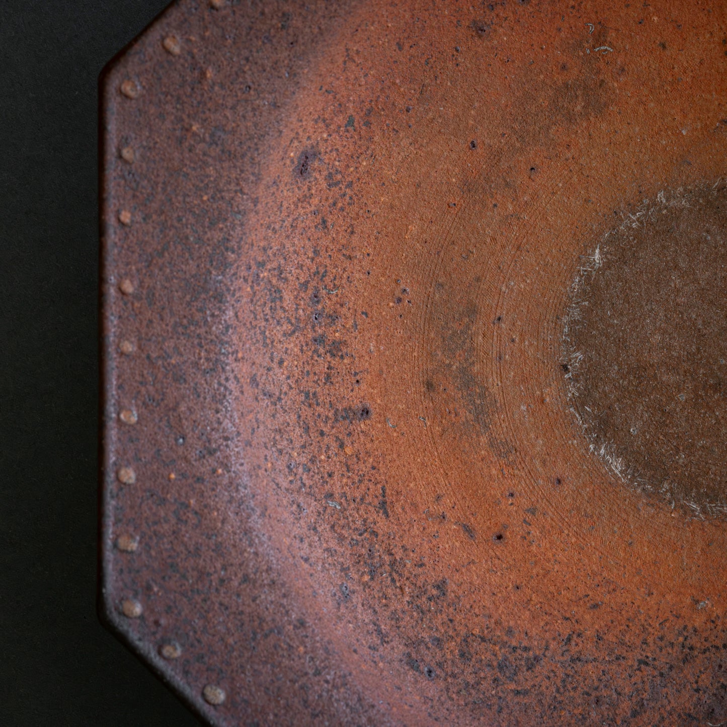 Nanban Octagonal Bowl with Dotted Rim (22.5cm)
