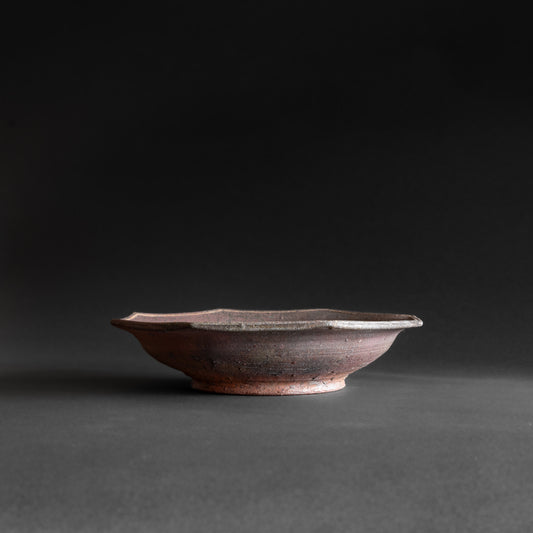 Nanban Octagonal Bowl with White-Line Motif (23.5cm)