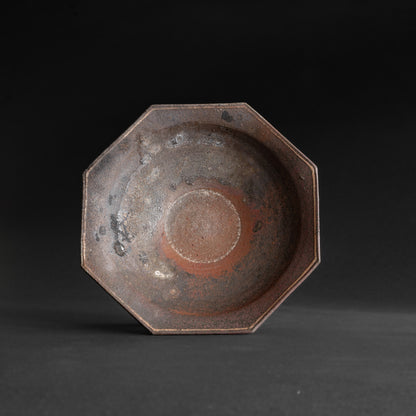 Nanban Octagonal Bowl with White-Line Motif (23.5cm)