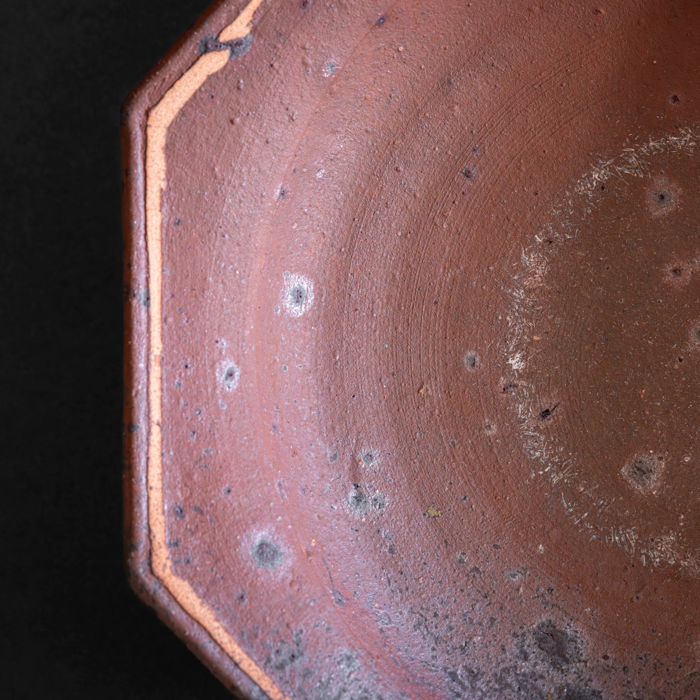 Nanban Octagonal Bowl with White-Line Motif (16.5cm)