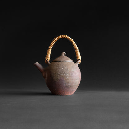 Nanban Teapot with Feldspar Granules