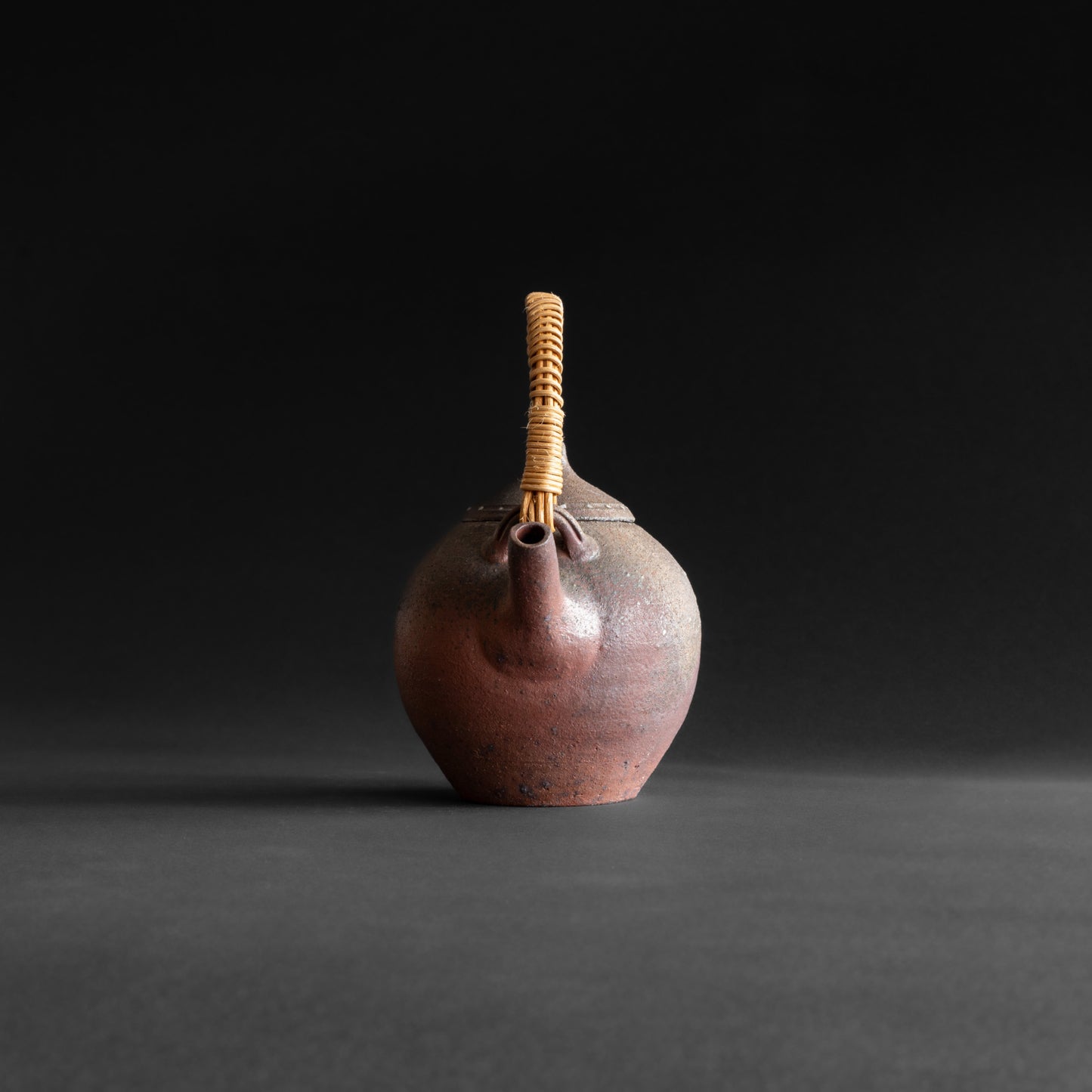 Nanban Teapot with Feldspar Granules