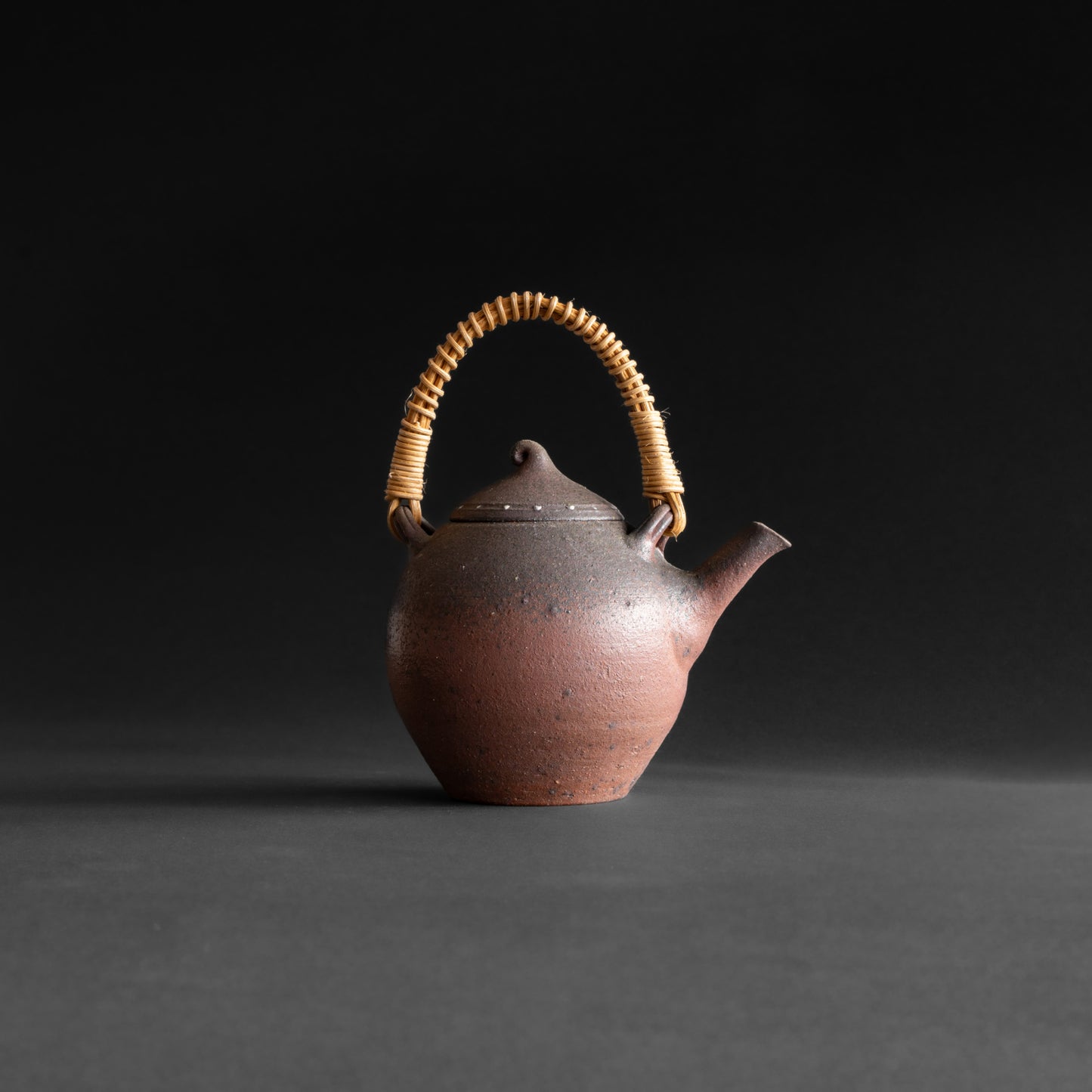 Nanban Teapot with Feldspar Granules