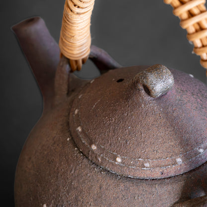 Nanban Teapot with Feldspar Granules