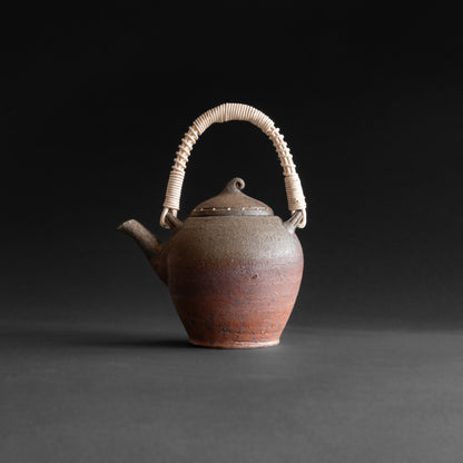 Nanban Teapot with Feldspar Granules