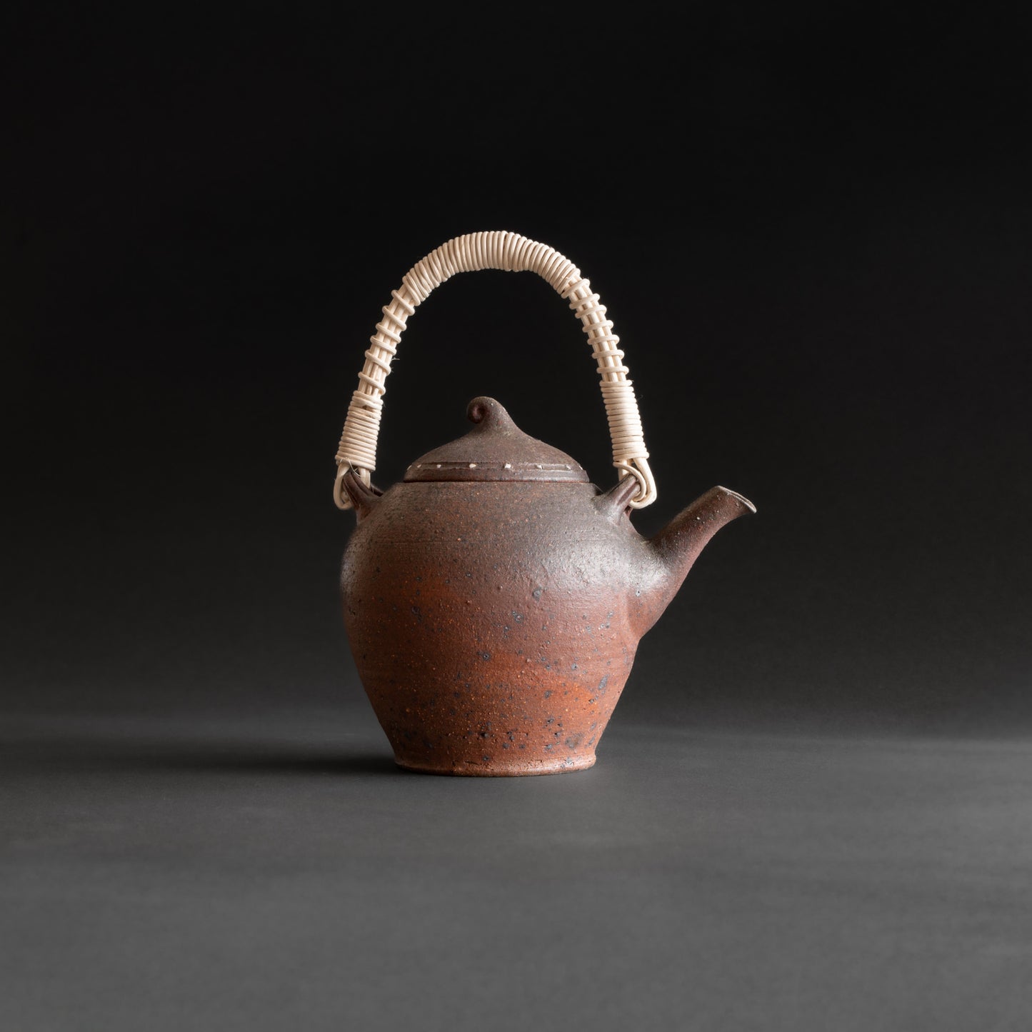 Nanban Teapot with Feldspar Granules