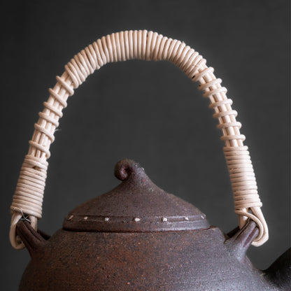 Nanban Teapot with Feldspar Granules